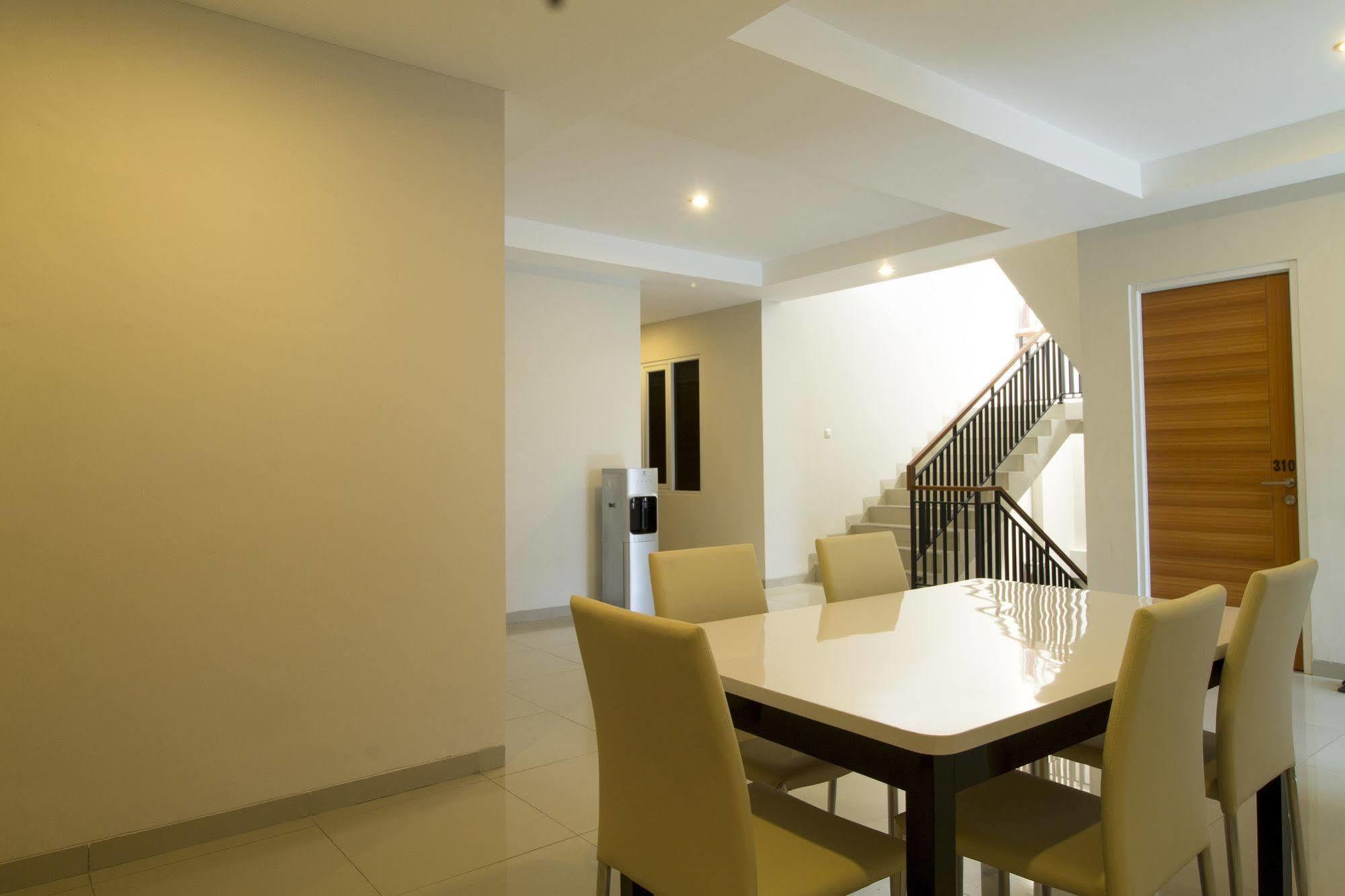 Reddoorz Plus @ Setiabudi Tengah Yakarta Exterior foto